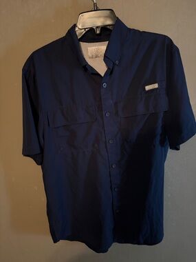 Ocean coast Navy Short Sleeve Button-Down Shirt size small